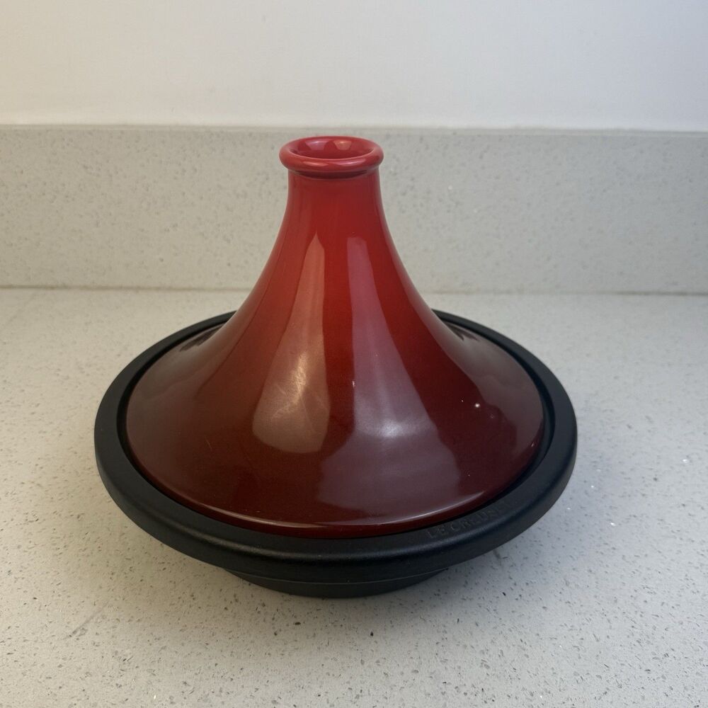 LE CREUSET #27 France Red Enamel Cast-Iron/Stoneware 2.5 Qt Moroccan TAGINE